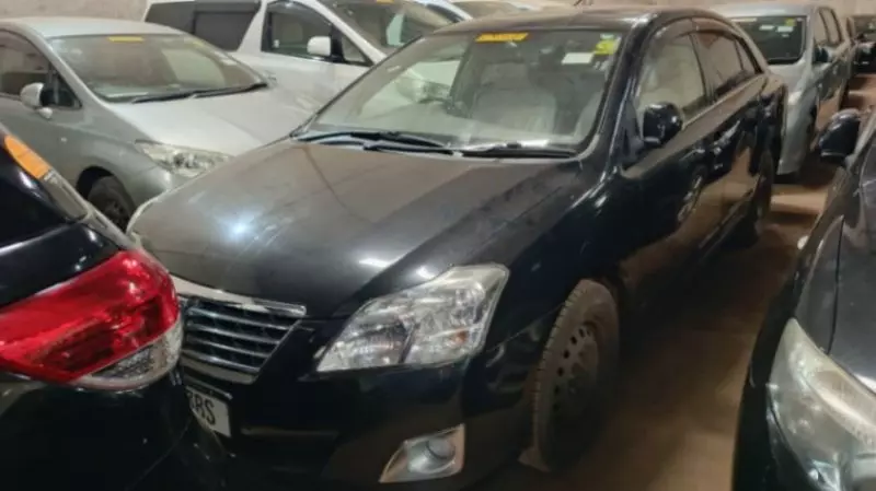 Toyota Premio    - 2010