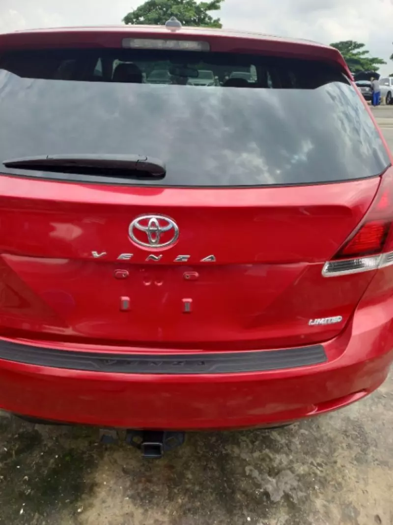 Toyota Venza   - 2010