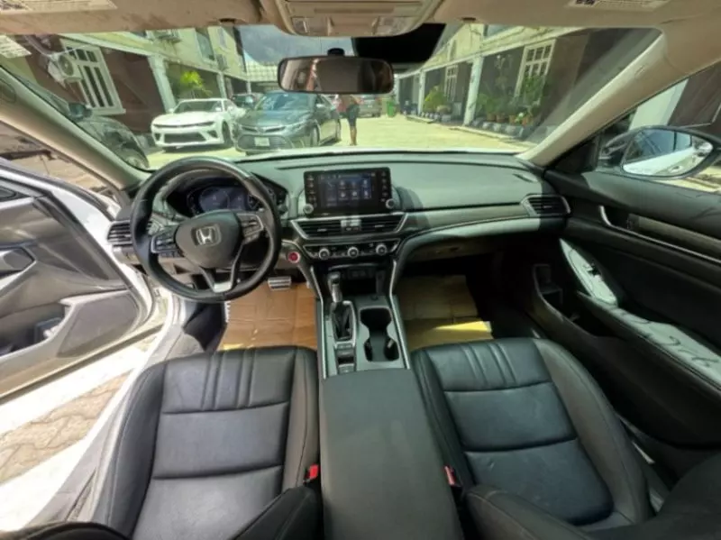 Honda Accord   - 2022
