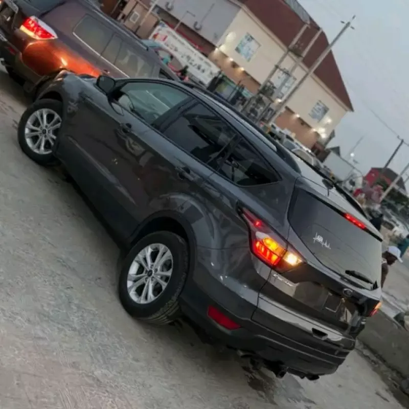 Ford Escape   - 2018