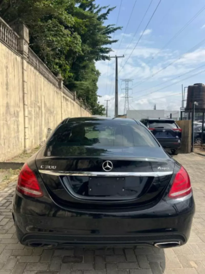 Mercedes-Benz C 300   - 2015
