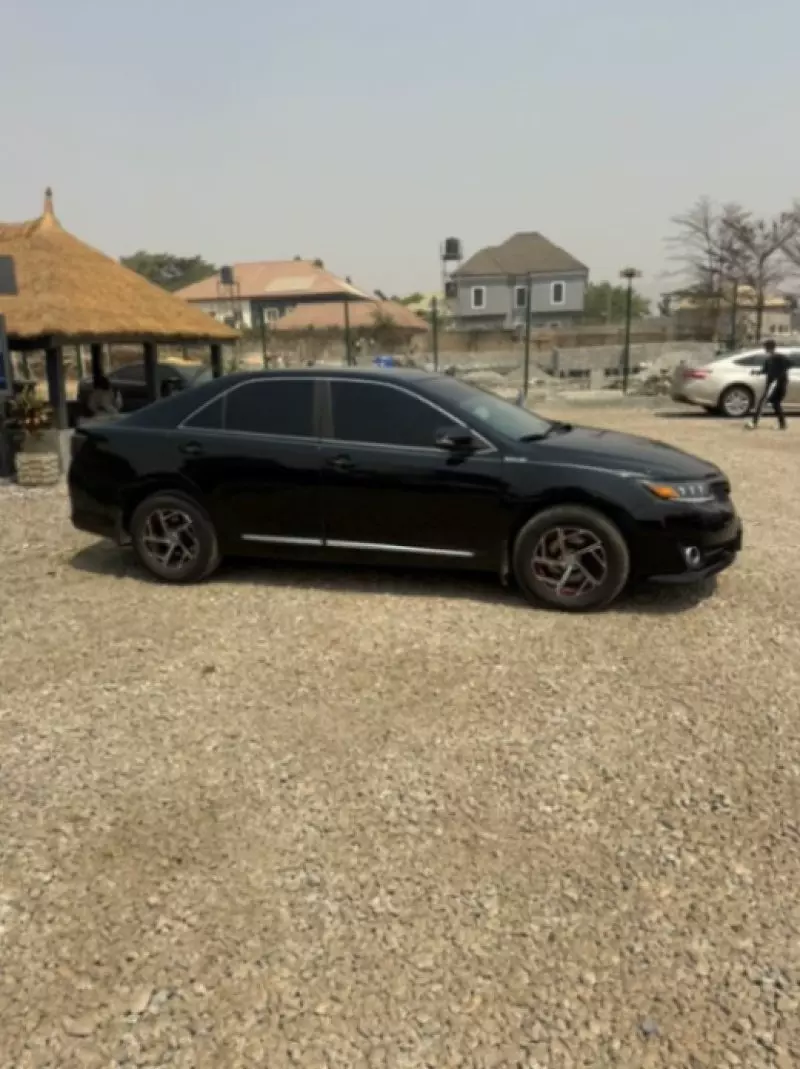 Toyota Camry   - 2012