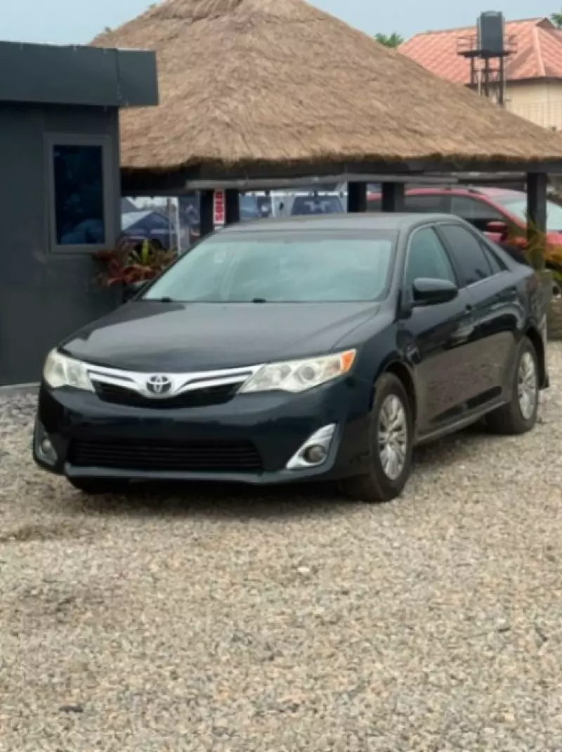 TOYOTA Camry   - 2012