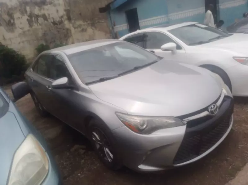 TOYOTA Camry - 2016