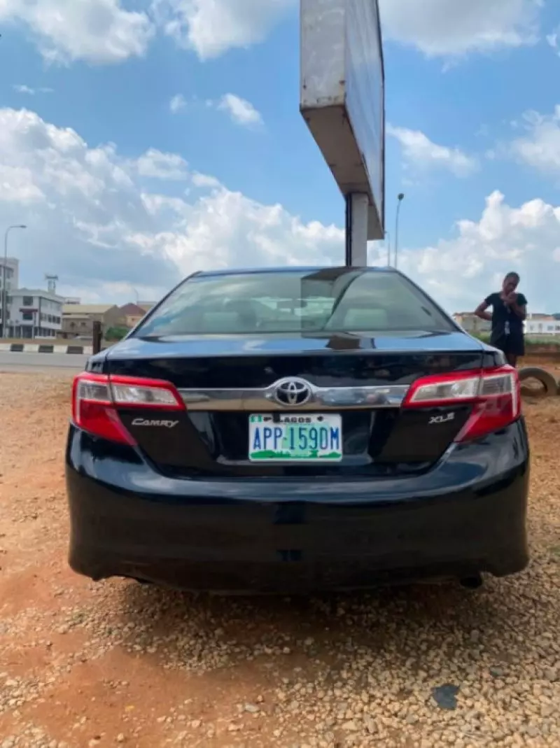 TOYOTA Camry   - 2012