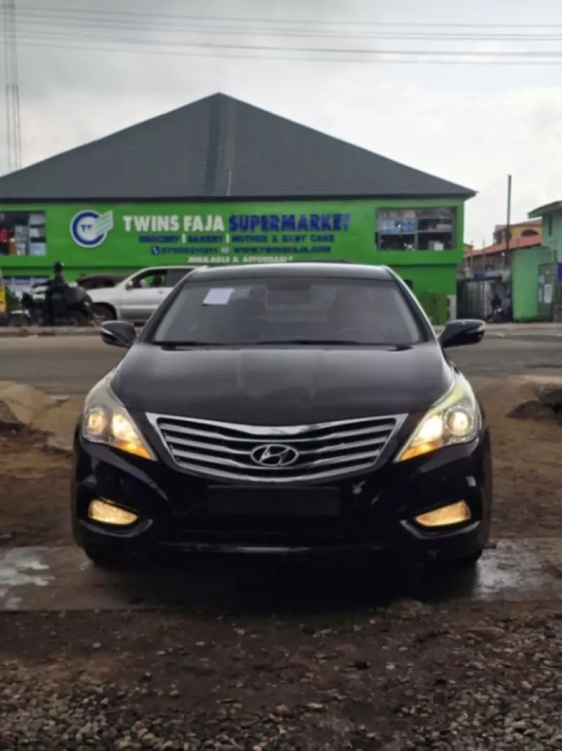 Hyundai Grandeur   - 2012