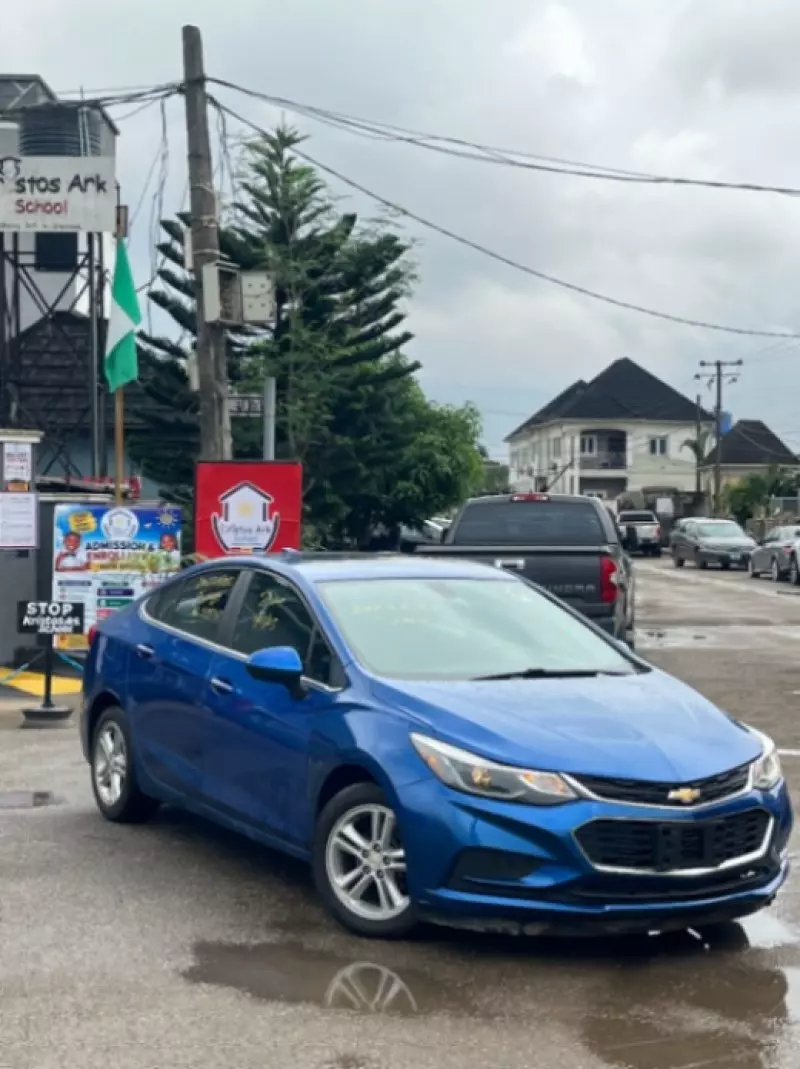 Chevrolet Cruze   - 2017