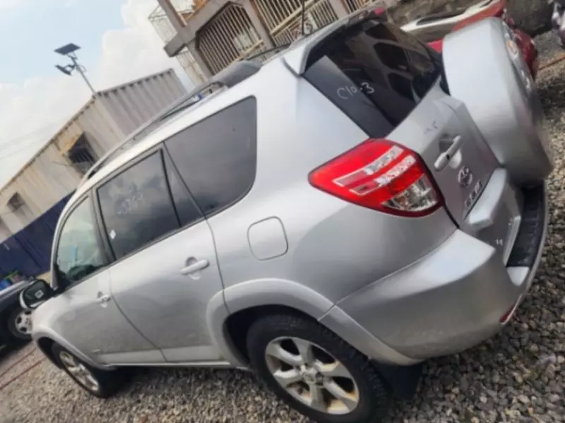 Toyota RAV4   - 2011