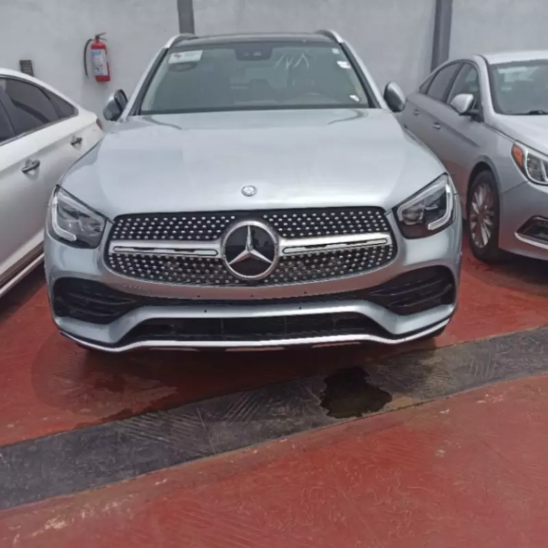 Mercedes-Benz GLC 300 - 2021