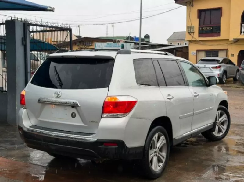 TOYOTA Highlander   - 2012