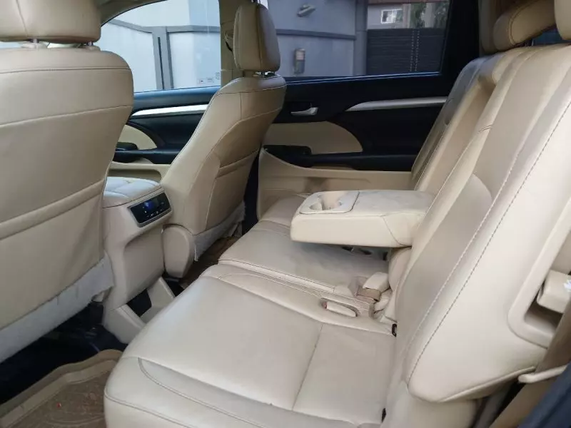 Toyota Highlander   - 2018