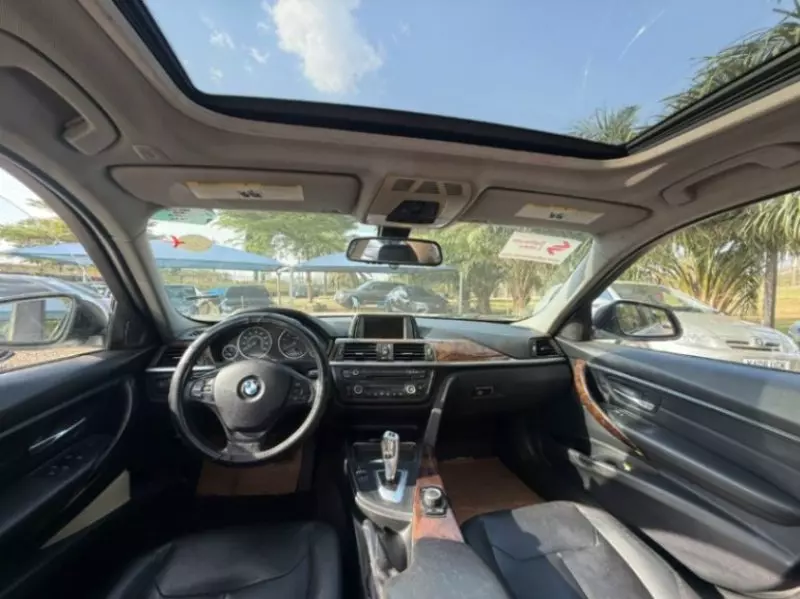 BMW 320i   - 2014