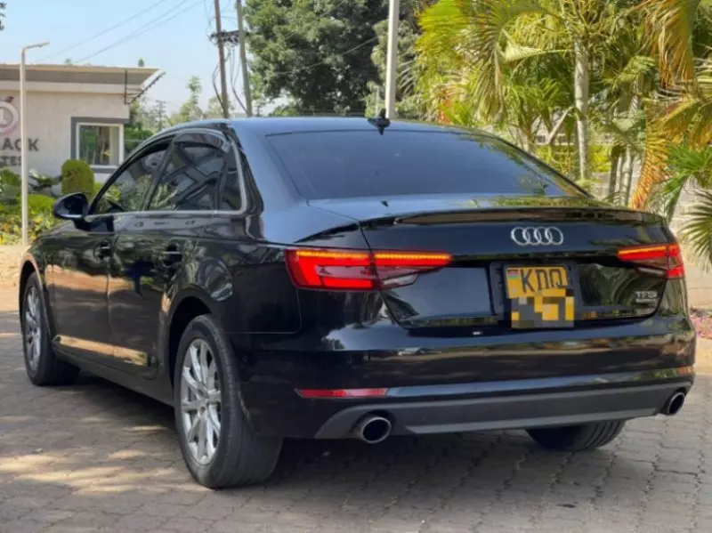 Audi A4   - 2017