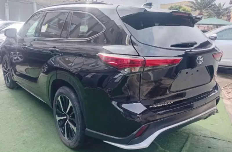 TOYOTA Highlander Hybrid   - 2021