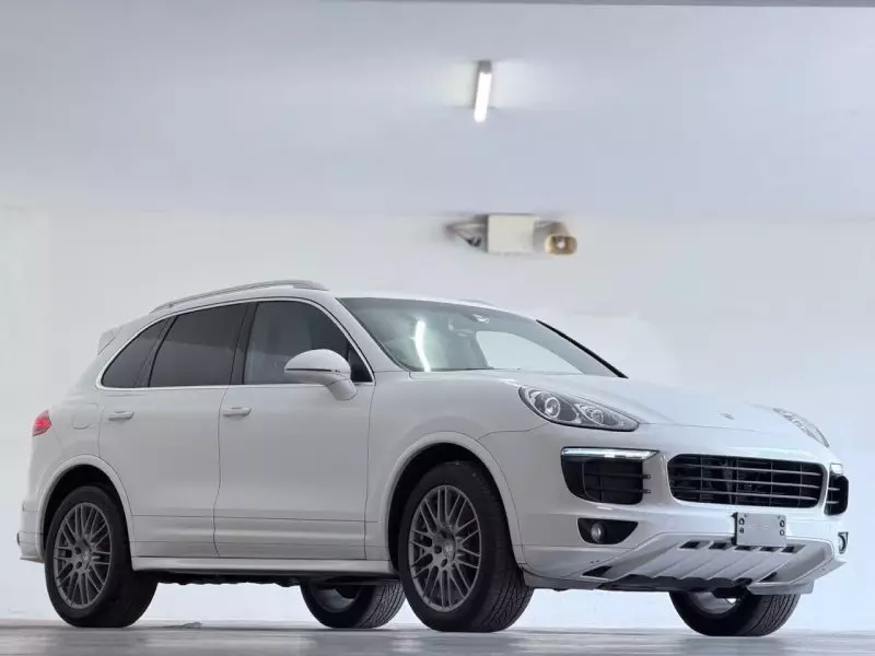 PORSCHE Cayenne - 2016