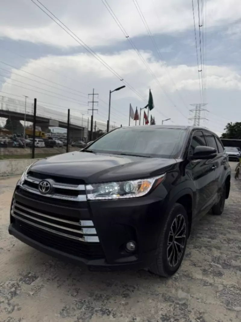 Toyota Highlander   - 2015