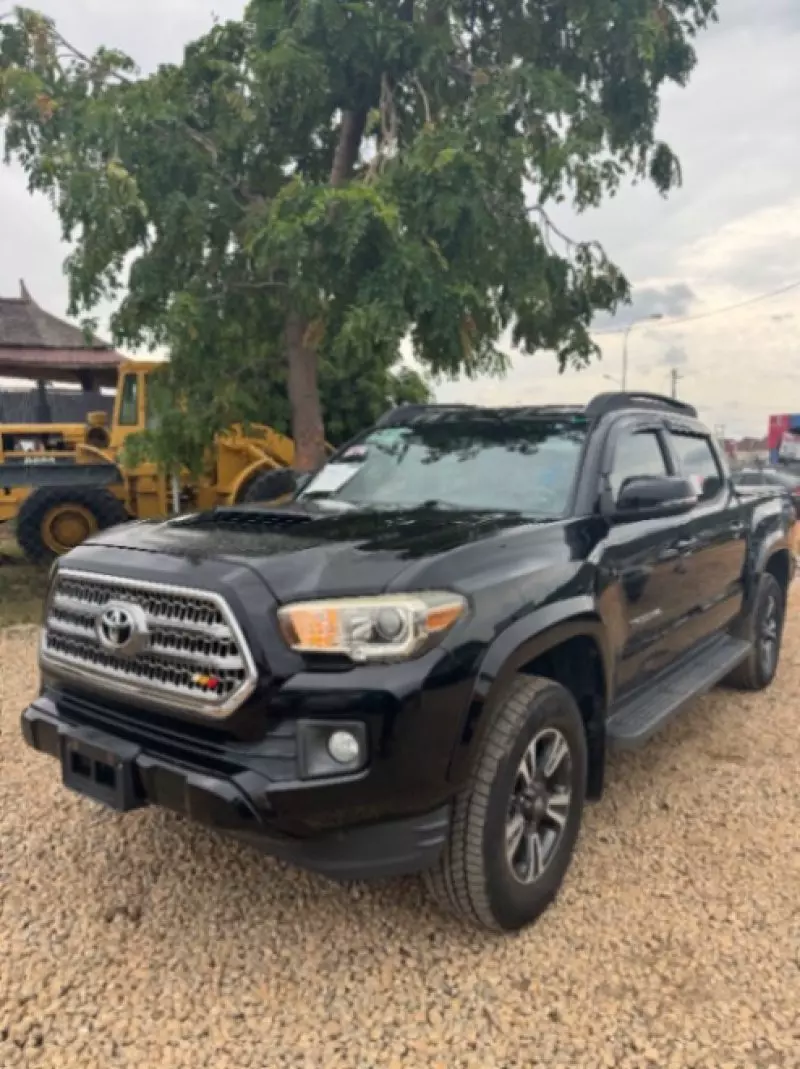Toyota Tacoma   - 2016