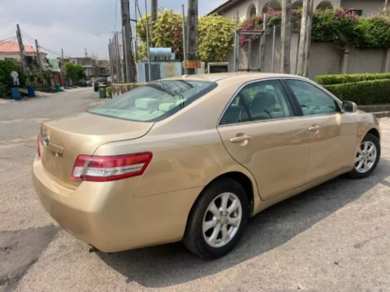 TOYOTA Camry   - 2011