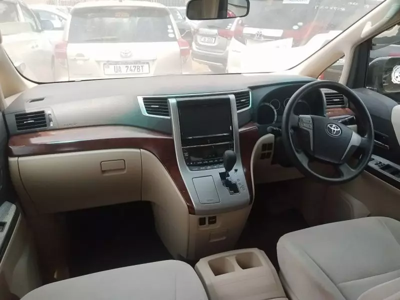 Toyota Alphard   - 2012