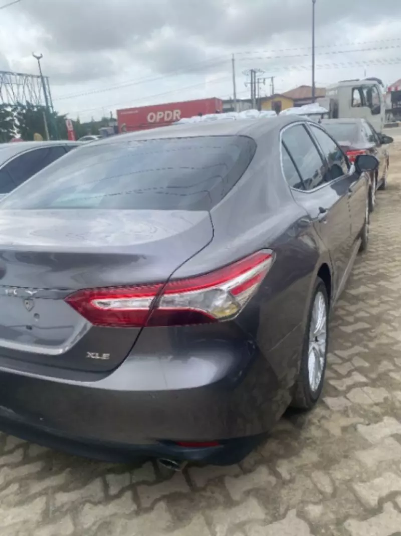 Toyota Camry   - 2018