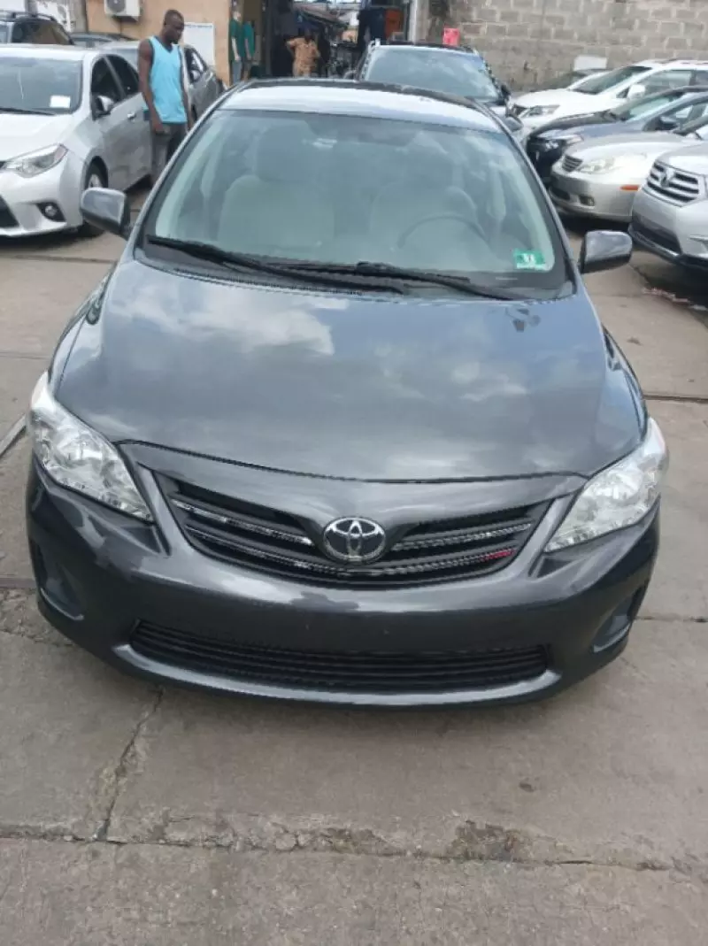 Toyota corolla   - 2012