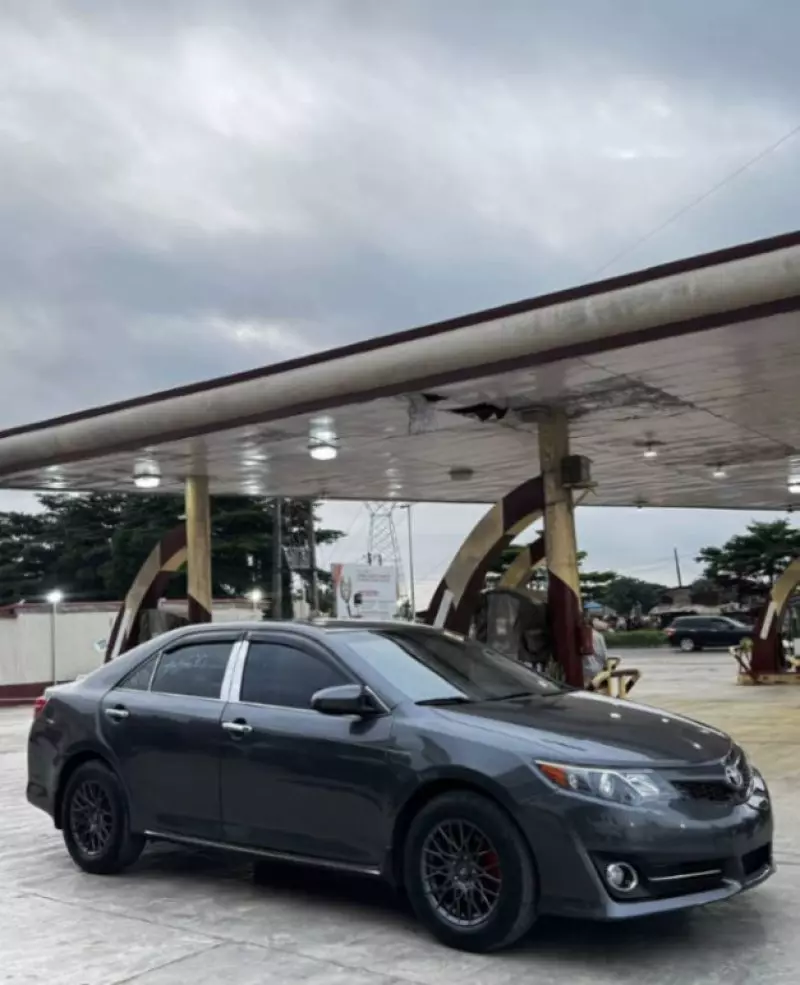 TOYOTA Camry   - 2013