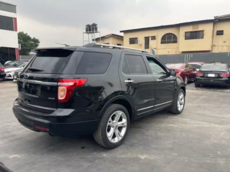 Ford Explorer XLT 3.5L   - 2011