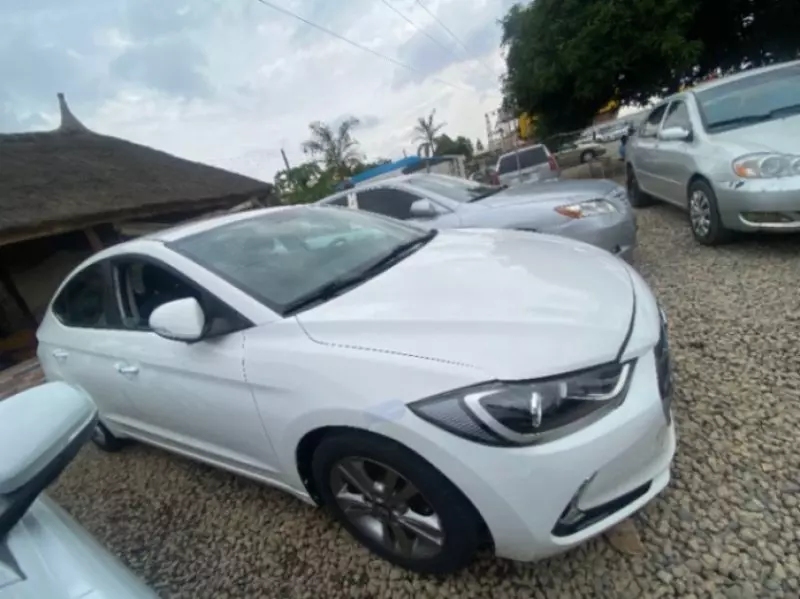 Hyundai Elantra   - 2018