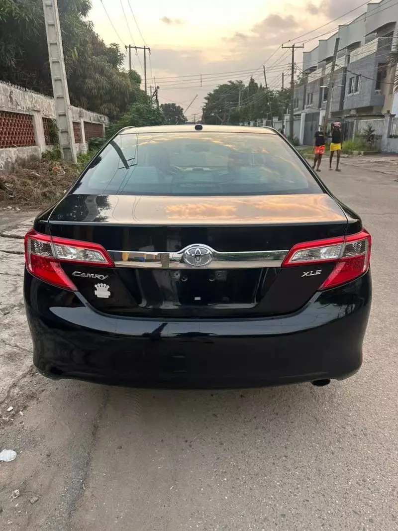 Toyota Camry   - 2013