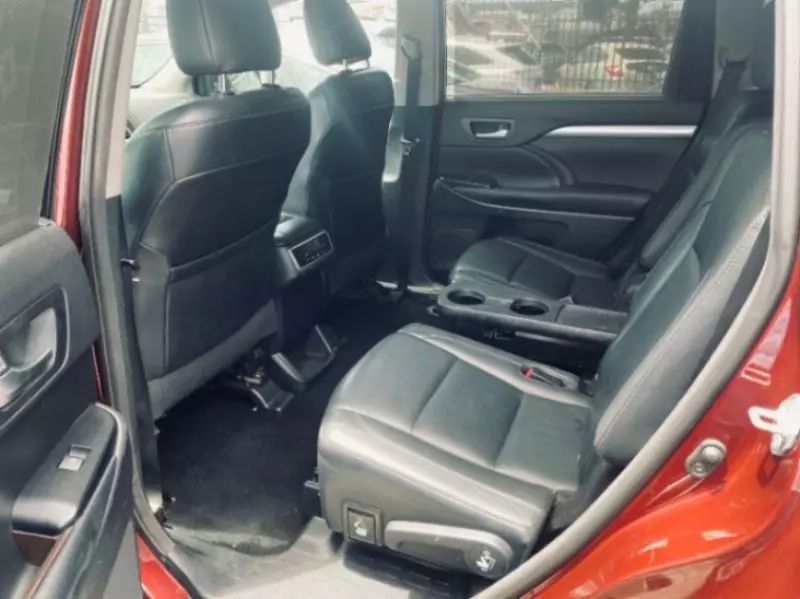 Toyota Highlander   - 2015
