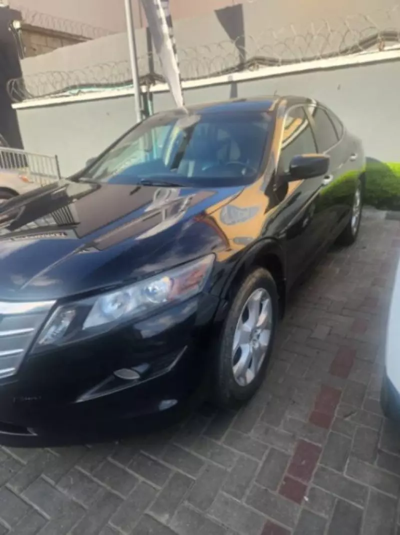 Honda Crosstour   - 2012