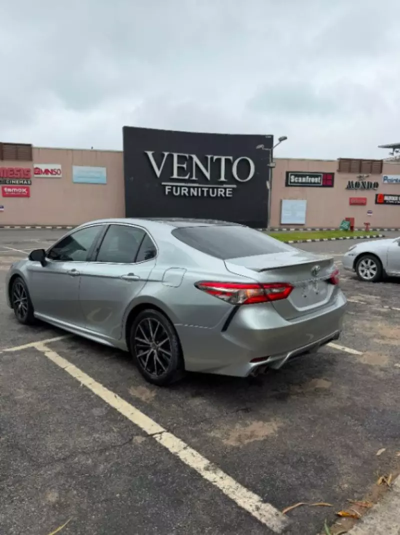 TOYOTA Camry   - 2018