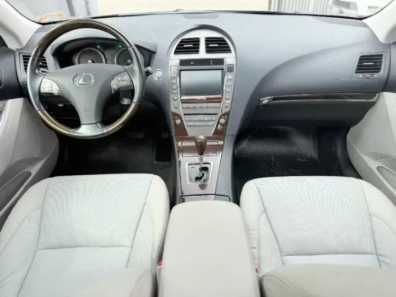 Lexus ES 350   - 2011