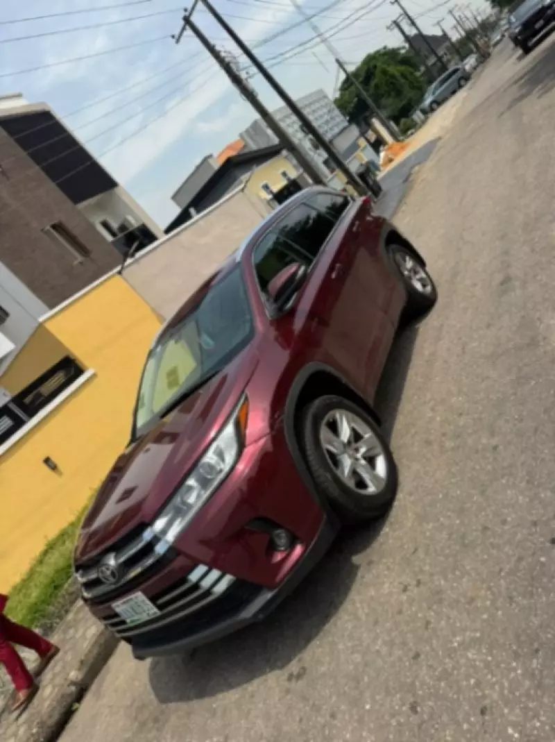 TOYOTA Highlander   - 2014