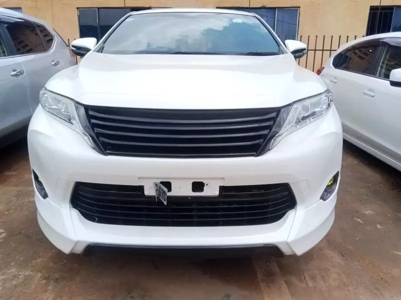 TOYOTA Harrier   - 2016