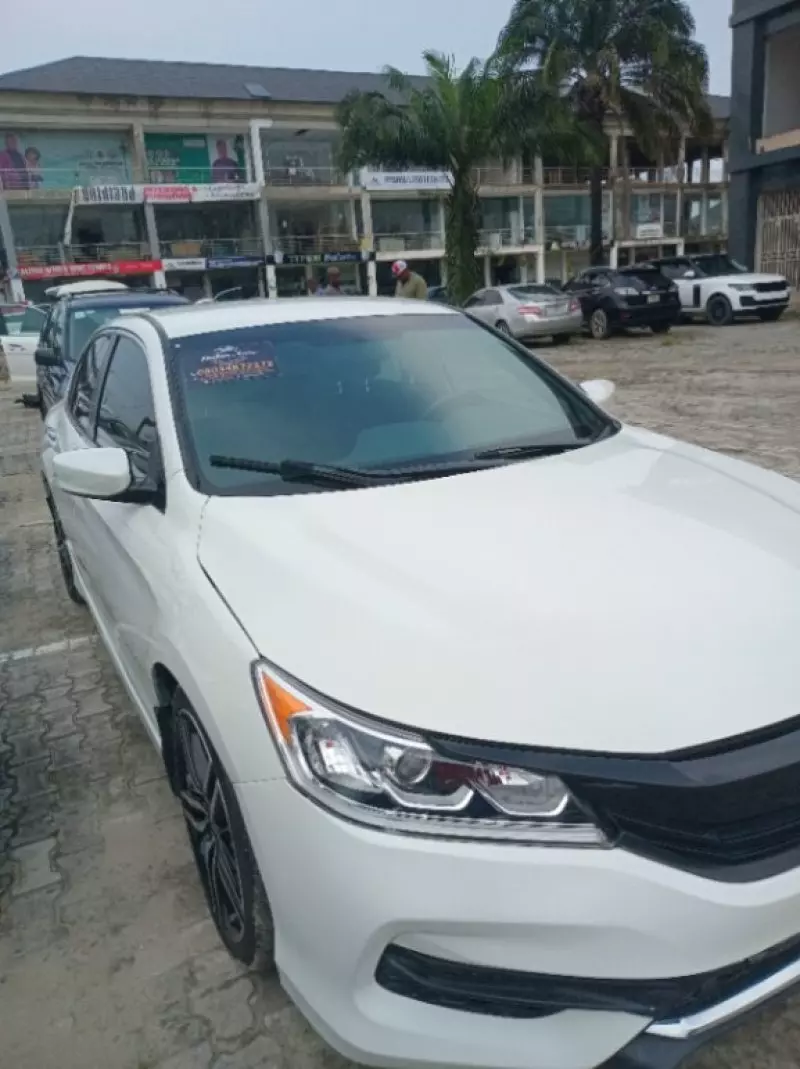 Honda Accord   - 2016