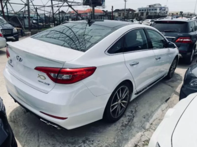 Hyundai Sonata   - 2015