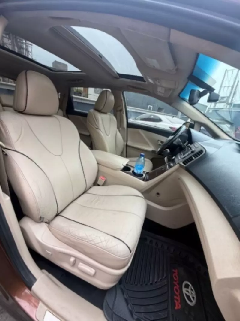 TOYOTA Venza   - 2010