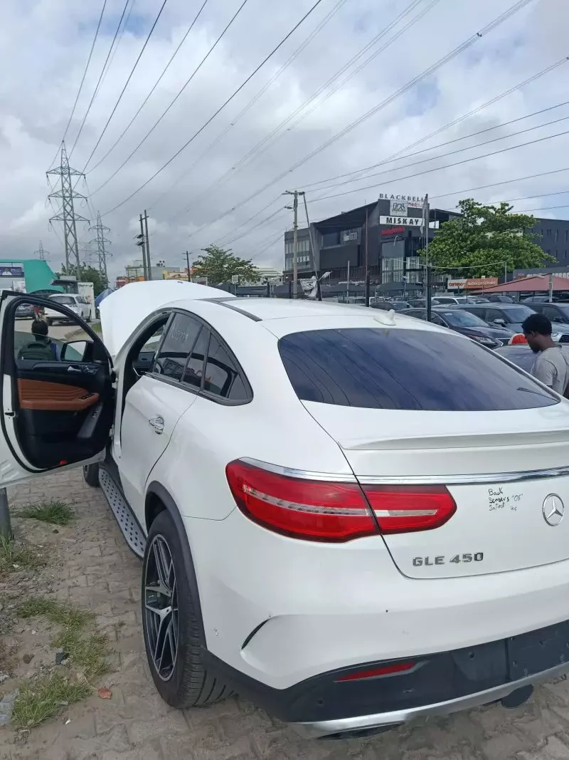 Mercedes-Benz GLE-Class   - 2016