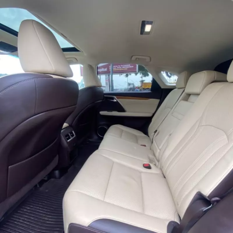Lexus RX   - 2019
