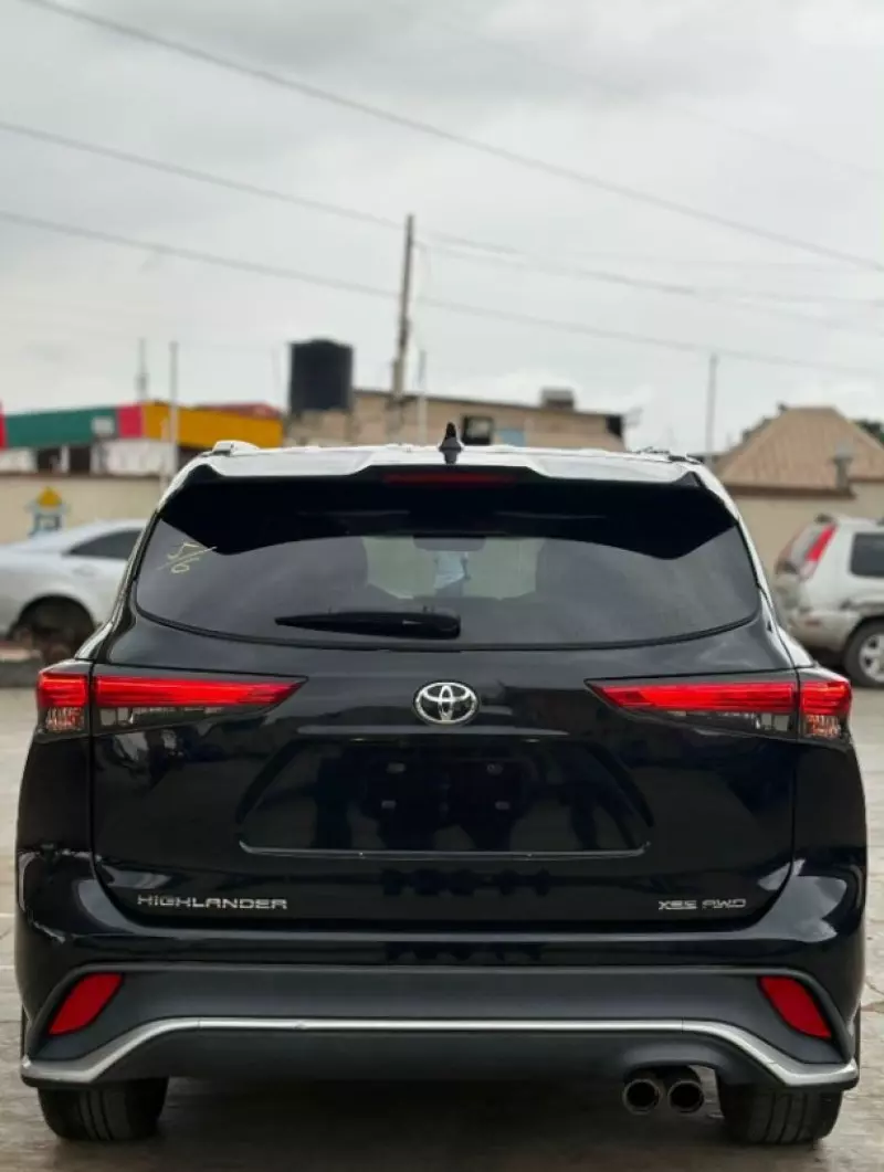 TOYOTA Highlander   - 2021