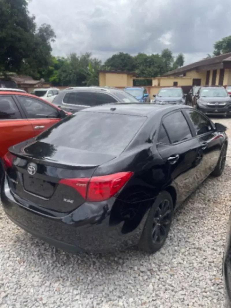 TOYOTA Corolla - 2017
