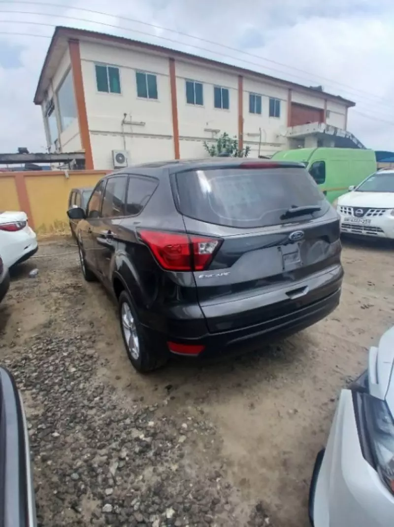 Ford Escape   - 2019