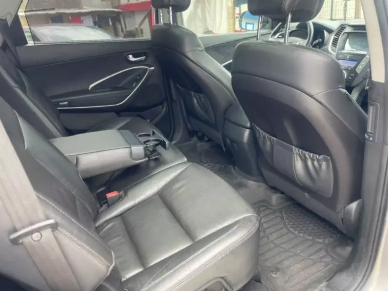 Hyundai Santa Fe   - 2016
