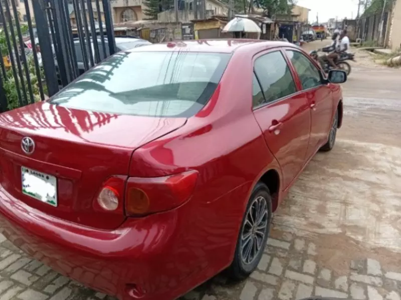 Toyota Corolla   - 2009