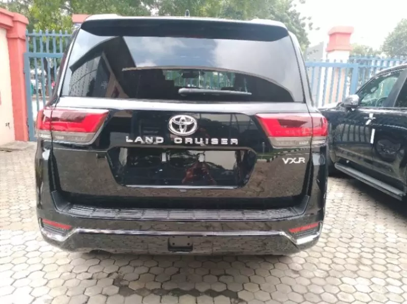 Toyota Land Cruiser   - 2025