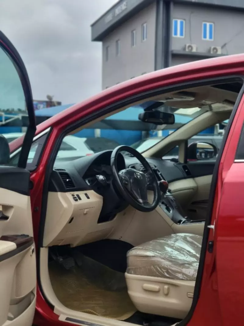 TOYOTA Venza   - 2010
