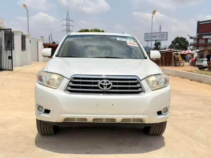 Toyota Highlander   - 2010