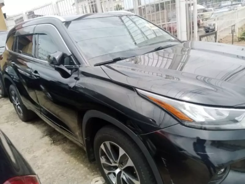 Toyota Camry   - 2017