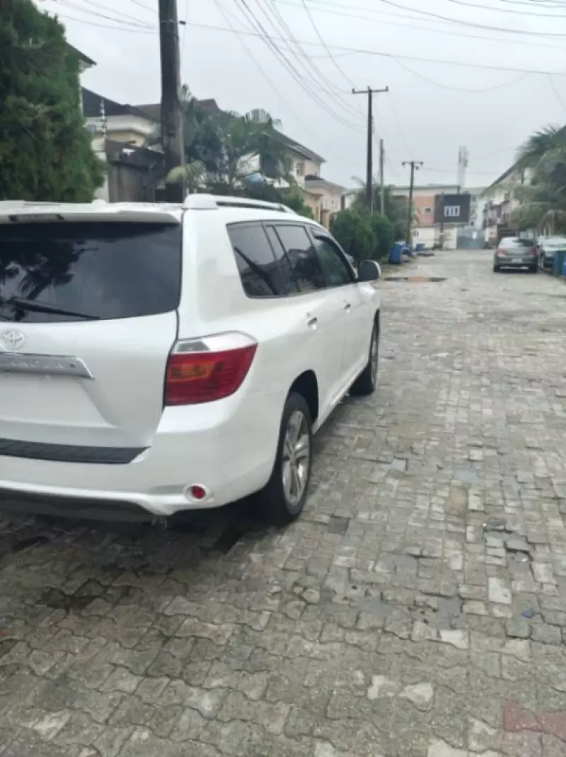 Toyota Highlander - 2010